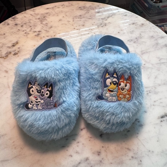 Target Other - Toddler Bluey Slippers/Slides - size 5/6, gently used